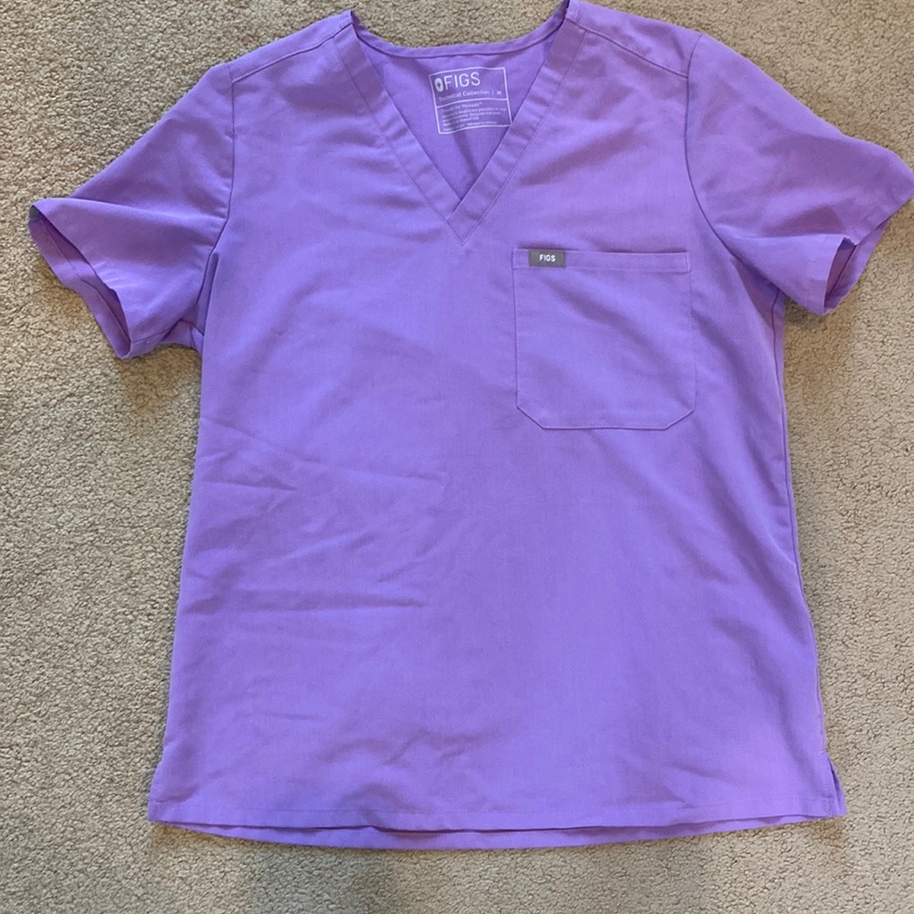FIGS women’s Lilac Dawn Catarina One-pocket Scrub Top M